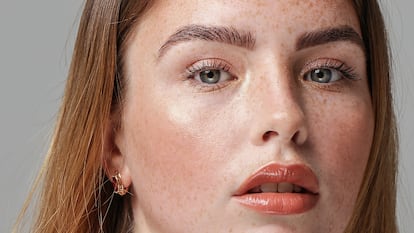 La alternativa económica al ‘microblading’ es este rotulador de cejas superventas que imita el efecto de manera natural.
