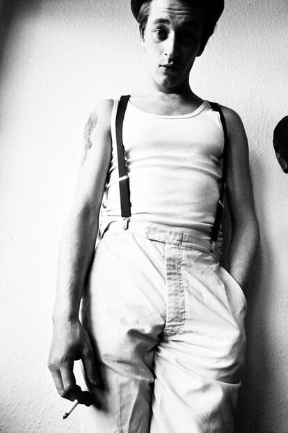 Su nombre es Dan, está en Dixon House, Latimer Road, 1980.