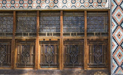 Detalle de la fachada del palacio de Sheki Khans, en Sheki (Azerbaiyán).