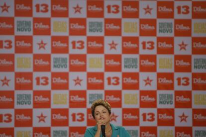 Dilma durante coletiva em Brasília no dia 13.