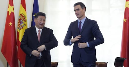 El presidente de la República Popular de China, Xi Jinping, durante la firma de varios acuerdos con el jefe del Ejecutivo, Pedro Sánchez, para reforzar la relación en áreas de cooperación común, esta mañana en el Palacio de la Moncloa.