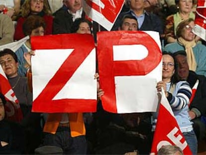 Participantes en un mitin de Rodríguez Zapatero.