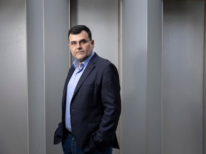 El científico Eduard Batlle, director del Programa de Ciencia del Cáncer del Instituto de Investigación Biomédica de Barcelona (IRB), en las instalaciones del centro.