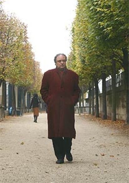 Enrique Vila-Matas, ayer en París.