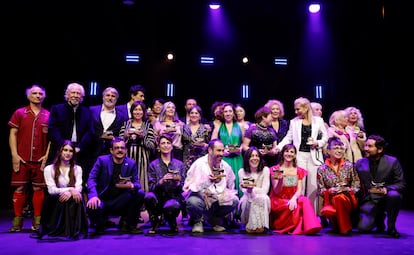 Fotografía de familia de los galardonados en la gala de los premios de la Unión de Actores y Actrices.