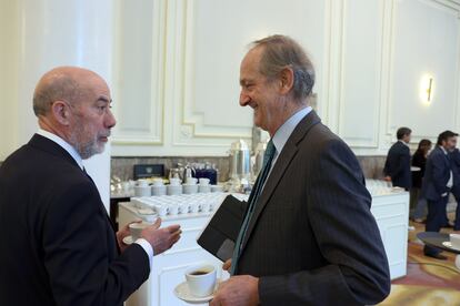 Ignacio Colmenares, presidente y consejero delegado de ENCE Energía y Celulosa (derecha), junto a Carlos Reyero Sánchez, director general de Forestalia.