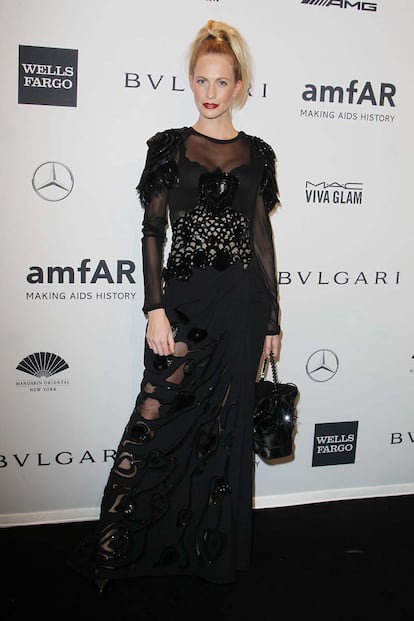 Poppy Delevingne, es esa it girl presente en cualquier fiesta que se precie. En esta ocasión, escogió un diseño de la colección primavera-verano de Louis Vuitton, la última con Marc Jacobs al frente de la firma francesa.