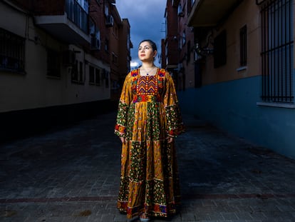 La periodista afgana Khadija Amin, el 13 de febrero de 2024, en Madrid.