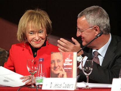 María Teresa Fernández de la Vega y Jesús Caldera.