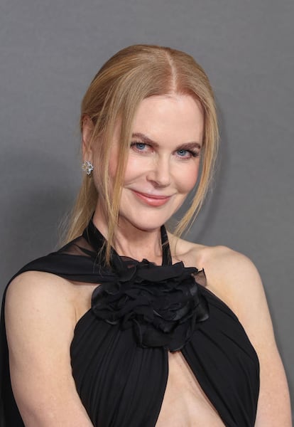 Nicole Kidman apostó por el menos es más en cuanto al pelo y el maquillaje. Con una sencilla coleta con raya al medio y un maquillaje en tonos claros muy clásico acaparó todas las miradas del estreno.