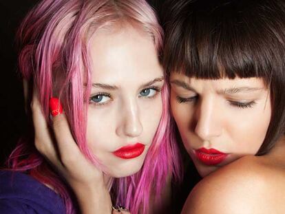 Esta primavera, coordinar labios y uñas ya no es de señoras