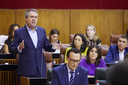 El secretario general del PSOE de Andalucía y Portavoz del Grupo Parlamentario Socialista, Juan Espadas, durante su intervención en la sesión de control al Gobierno andaluz.