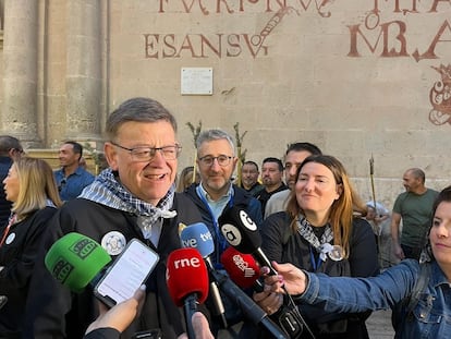 Ximo Puig, frente a la Concatedral de San Nicolás en Alicante, destacó el inicio del proceso para cobrar el bono cesta.