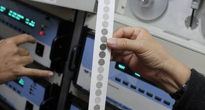 Datos recogidos por un sensor que monitoriza los niveles de PM10 en Ciudad de Guatemala. Los círculos más oscuros indican niveles más altos de materia particulada. Cada punto representa una hora.