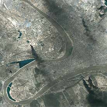 Imagen de la capital iraquí tomada ayer por un satélite civil estadounidense.