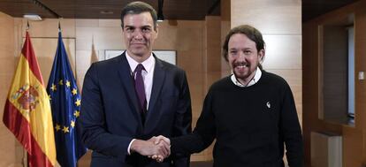 Pedro Sánchez recibe a Pablo Iglesias.