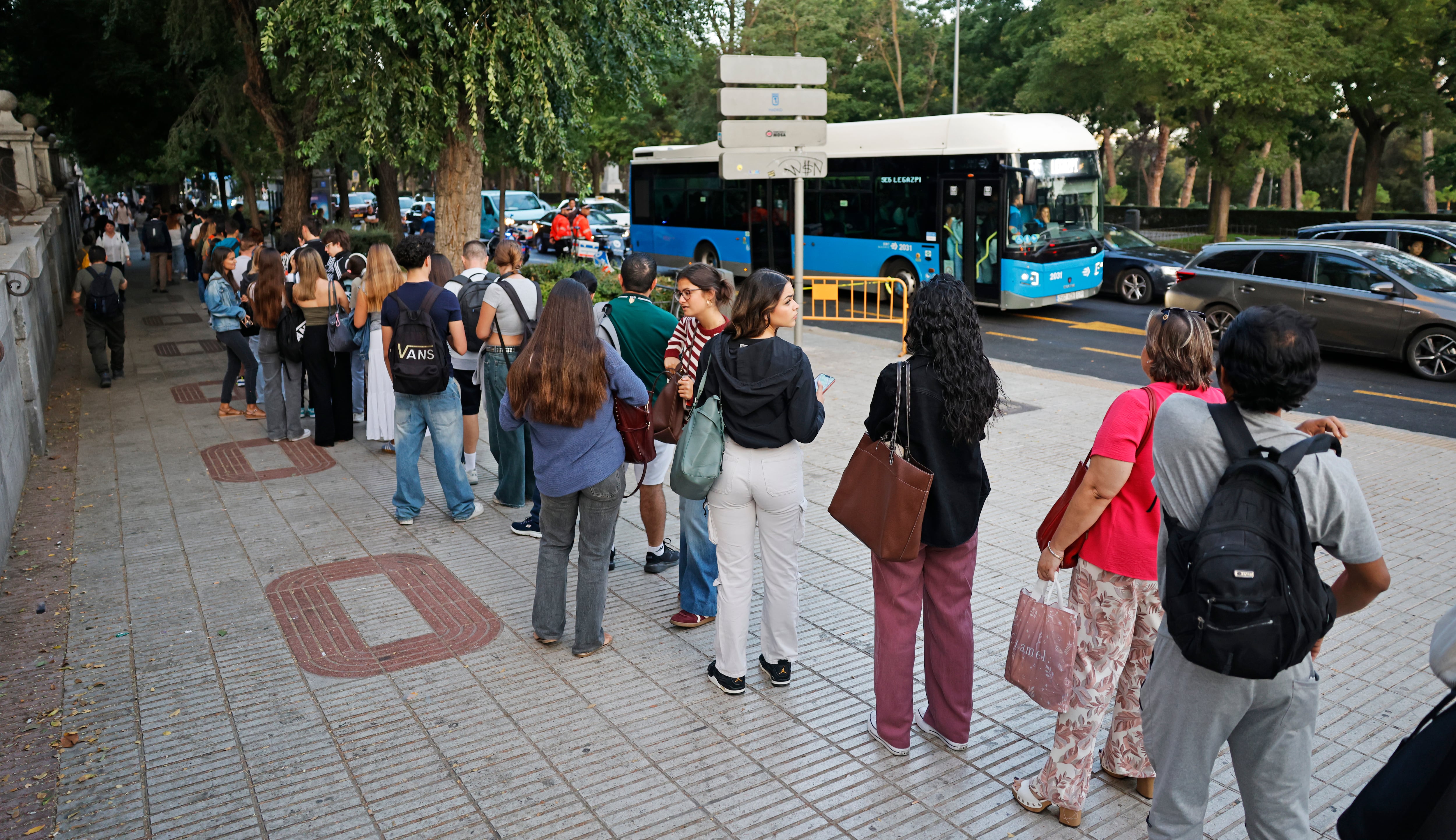 Tres días seguidos de atascos en el transporte público de Madrid por el cierre de la Línea 6 de Metro: “Ya son demasiadas cosas”
