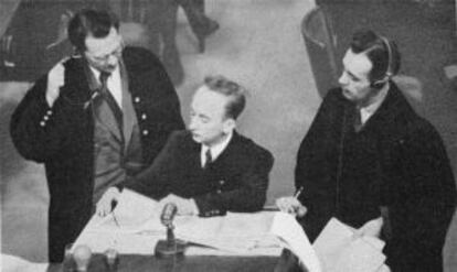 Ferencz, sentado durante el juicio.