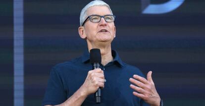 El consejero delegado de Apple, Tim Cook, durante la conferencia anual de desarrolladores WWDC.
