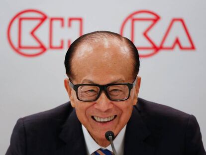 Li Ka-shing anuncia su retirada en Hong Kong.