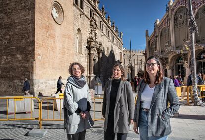 Las arquitectas Elisabet Quintana, Blanca Peñín y Sandra Gómez, al final de la avenida del Oeste.