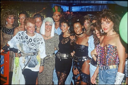 Estampa de la fiesta ‘Vogue’ organizada en el club de Regine en París en 1981.