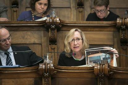 Assumpta Escarp durante un debate en el Ayuntamiento en 2013.