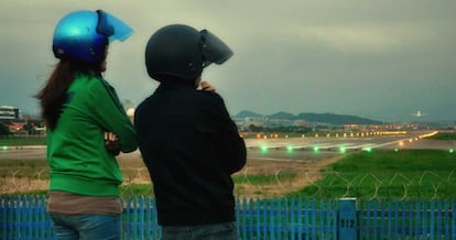 Situado junto al aeropuerto Songshang, el carril 180 de la calle Binjiang es un fantástico emplazamiento para ver despegar y aterrizar aeronaves en primerísima fila.