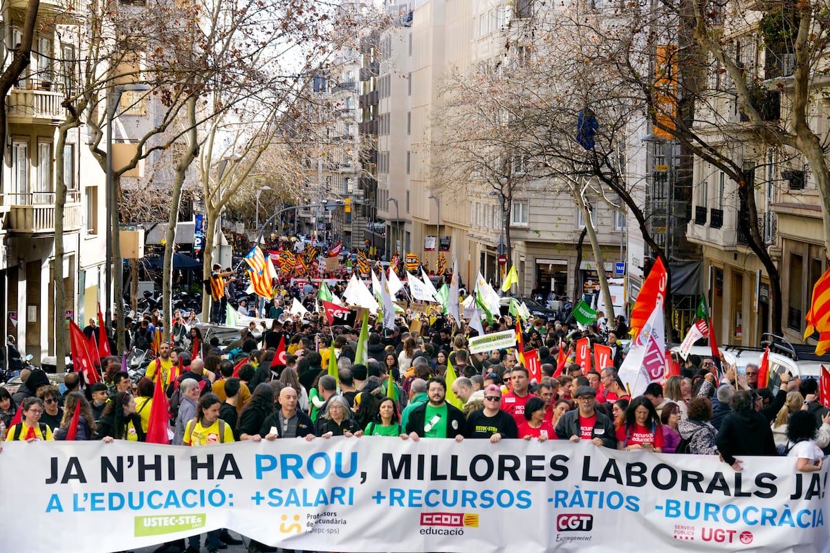 Los docentes ven insuficiente la propuesta de mejora salarial: “A los ...