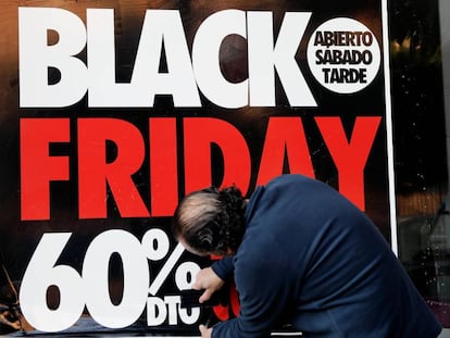 Cartaz anunciando ofertas no Black Friday