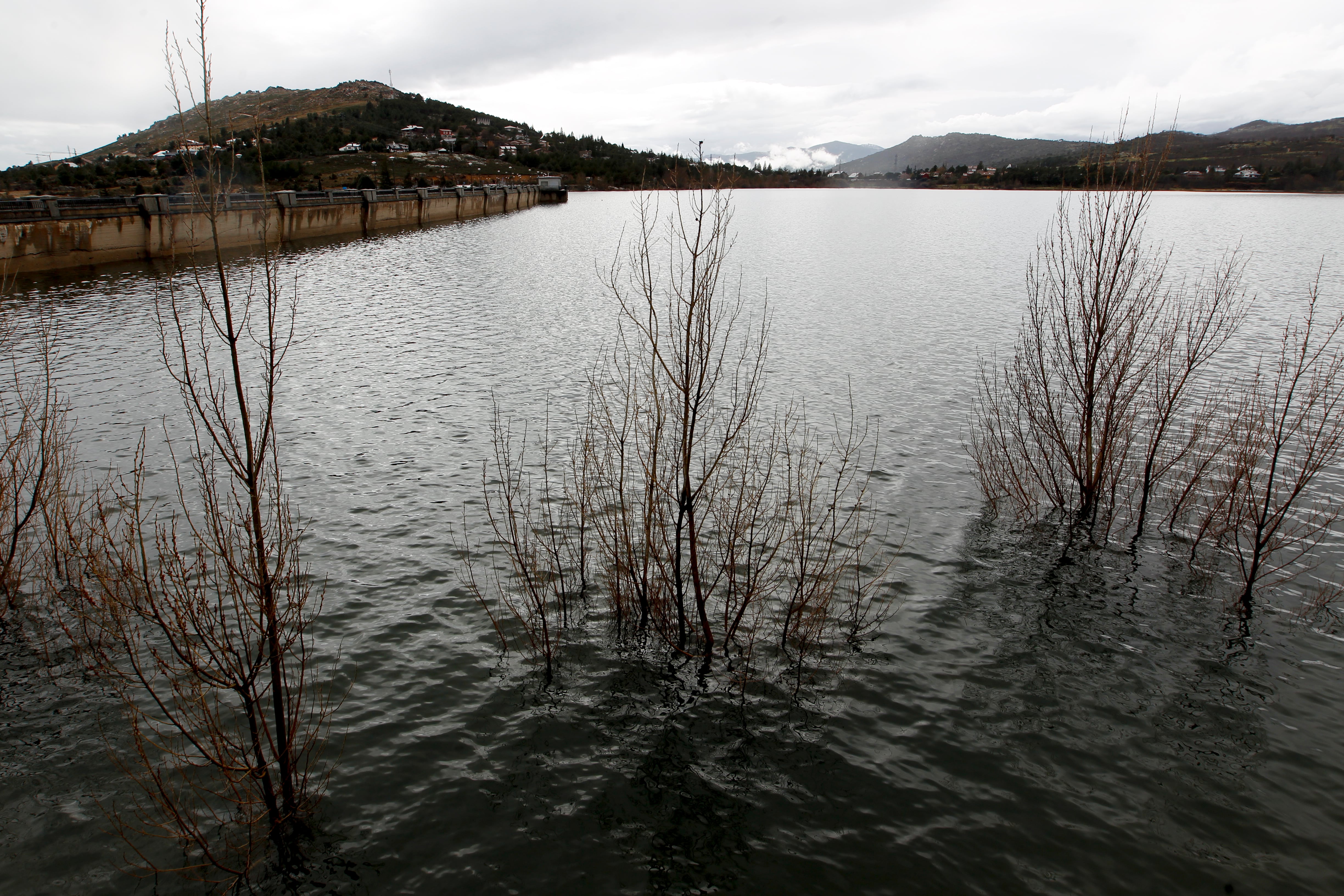 Embalse de Navacerrada, en Madrid, en su estado normal.