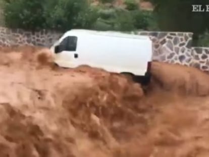 El caudal del río pasó de tener unos seis metros cúbicos por segundo a las cuatro de la tarde a más de 24 poco después, después de que cayeran más de 80 litros por metro cuadrado