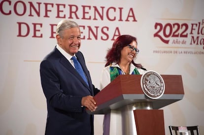 Andrés Manuel López Obrador, acompaña a Leticia Ramírez