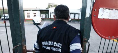 Registro de la Guardia Civil en un matadero de Girona.