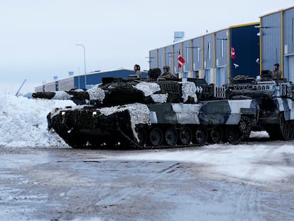 Carros de combate Leopard daneses, en Estonia.