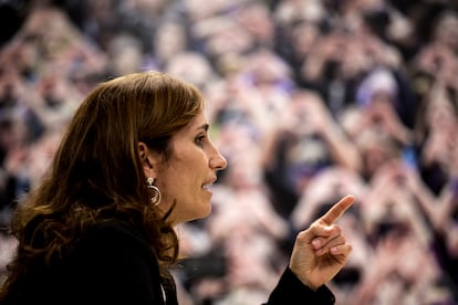 Mónica García, durante la entrevista en la redacción de EL PAÍS. 