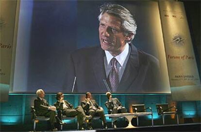 Dominique de Villepin, ministro francés de Exteriores, durante su intervención en el foro.