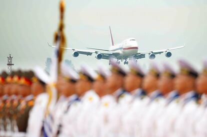 El avión del presidente surcoreano Moon Jae-in aterriza en el aeropuerto internacional de Pyongyang.