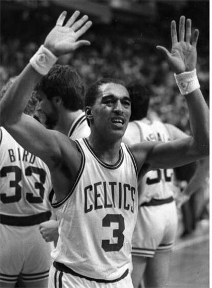 El jugador, tras el encuentro que disputó su equipo frente a los Lakers en 1984