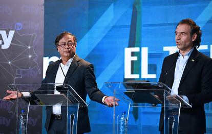 Gustavo Pedro, junto a Fico Gutiérrez, durante un debate presidencial.