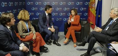 El presidente del Gobierno en funciones, Pedro Sánchez, se ha reunido, tras la finalización del Diálogo de líderes de la COP25, con la presidenta de la Cámara de Representantes de Estados Unidos, Nancy Pelosi.