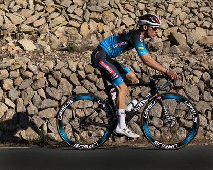 Juan Ayuso, con el maillot del Colpack.