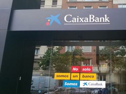 Una de las antiguas oficinas de Barclays en Madrid, reconvertida ya en sucursal de CaixaBank.