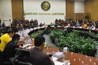 El Consejo General del Instituto Nacional Electoral durante una sesión de este año, en Ciudad de México.