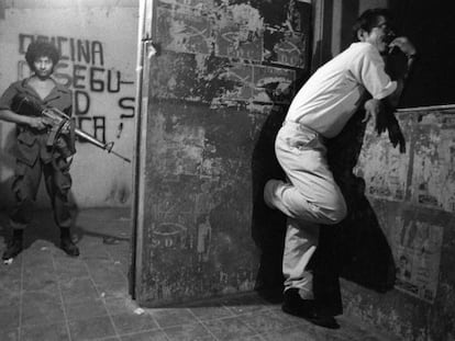 Un guerrillero del FMLN en San Francisco Javier, en 1992. 