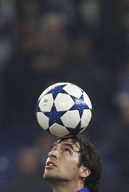 Raúl, warming up before Schalke's Champions League match against Valencia.