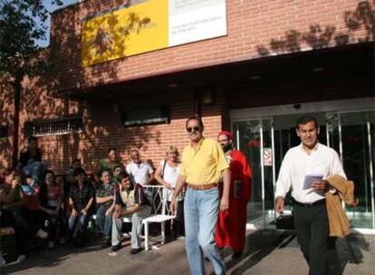 Julián Muñoz, a su salida esta tarde de la cárcel de Alhaurín de la Torre.