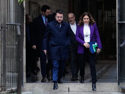 En primer plano, el 'president' Pere Aragonès y la consejera Laura Vilagrá, antes de la reunión semanal del Govern, este martes en Barcelona.