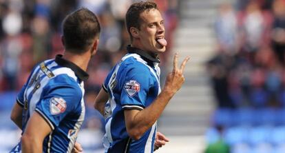 Oriol Riera, tras marcar con el Wigan.