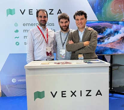 Equipo de Vexiza en un evento empresarial.